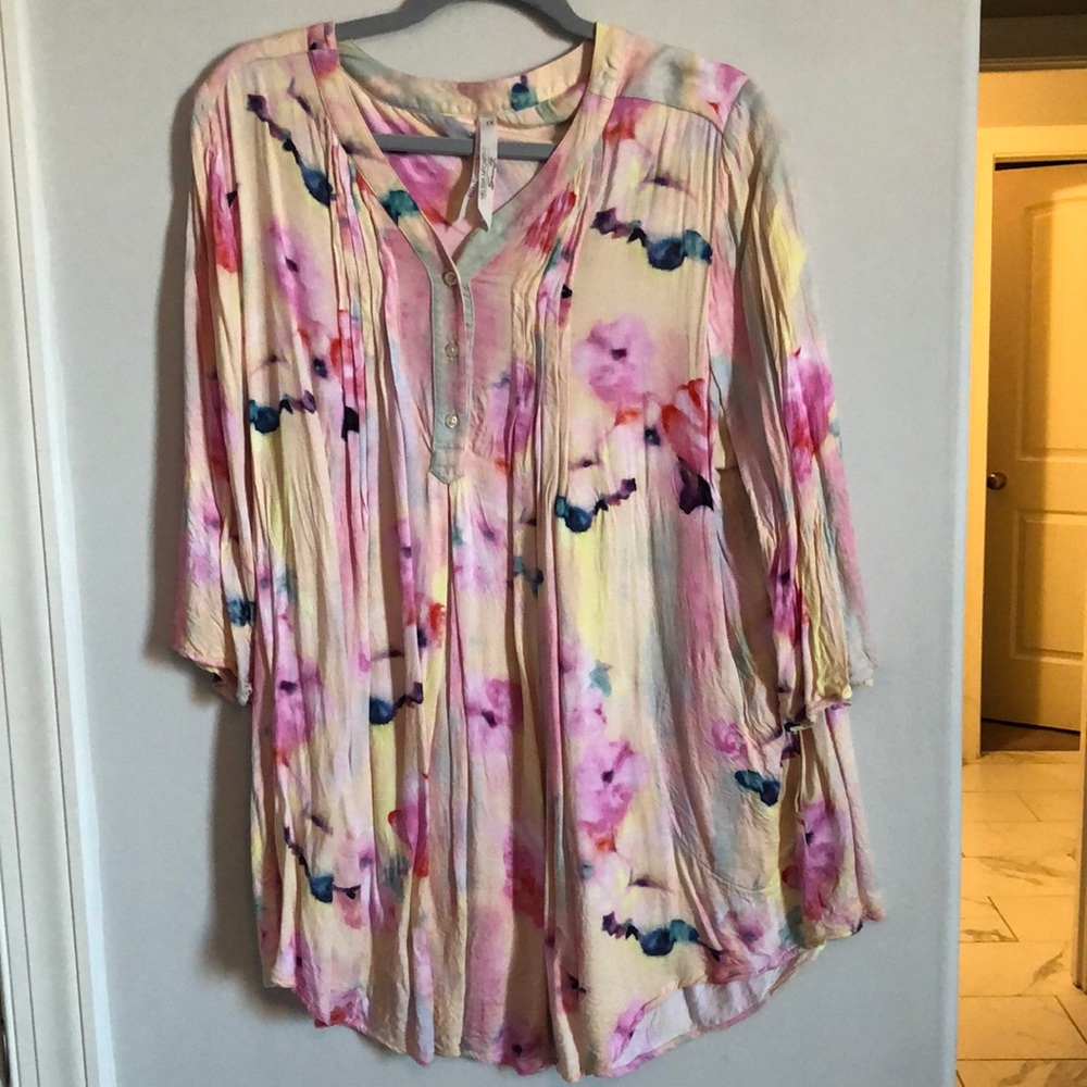 Melissa McCarthy top. Size 1x